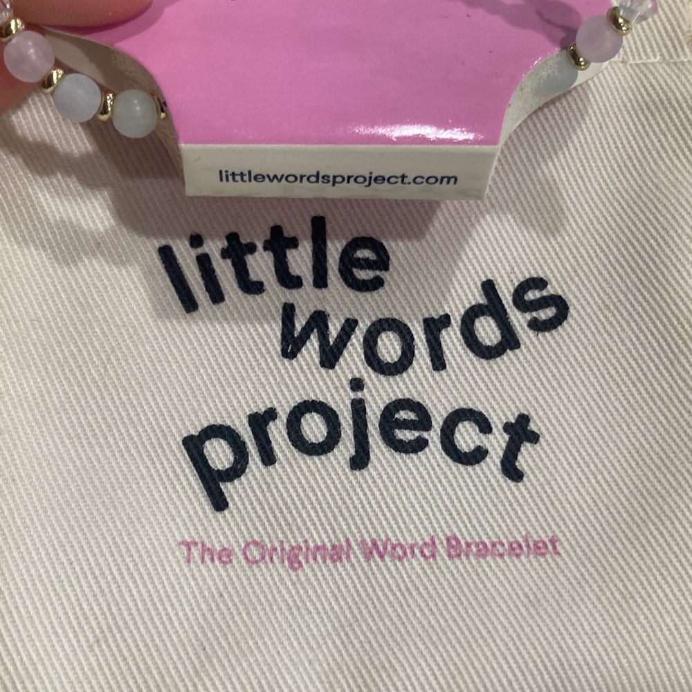 Mama Bracelet - Pink and White - Picture 3 of 3